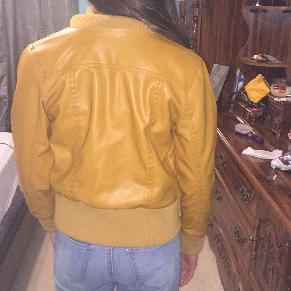 Leather jacket - Picture 6 of 7